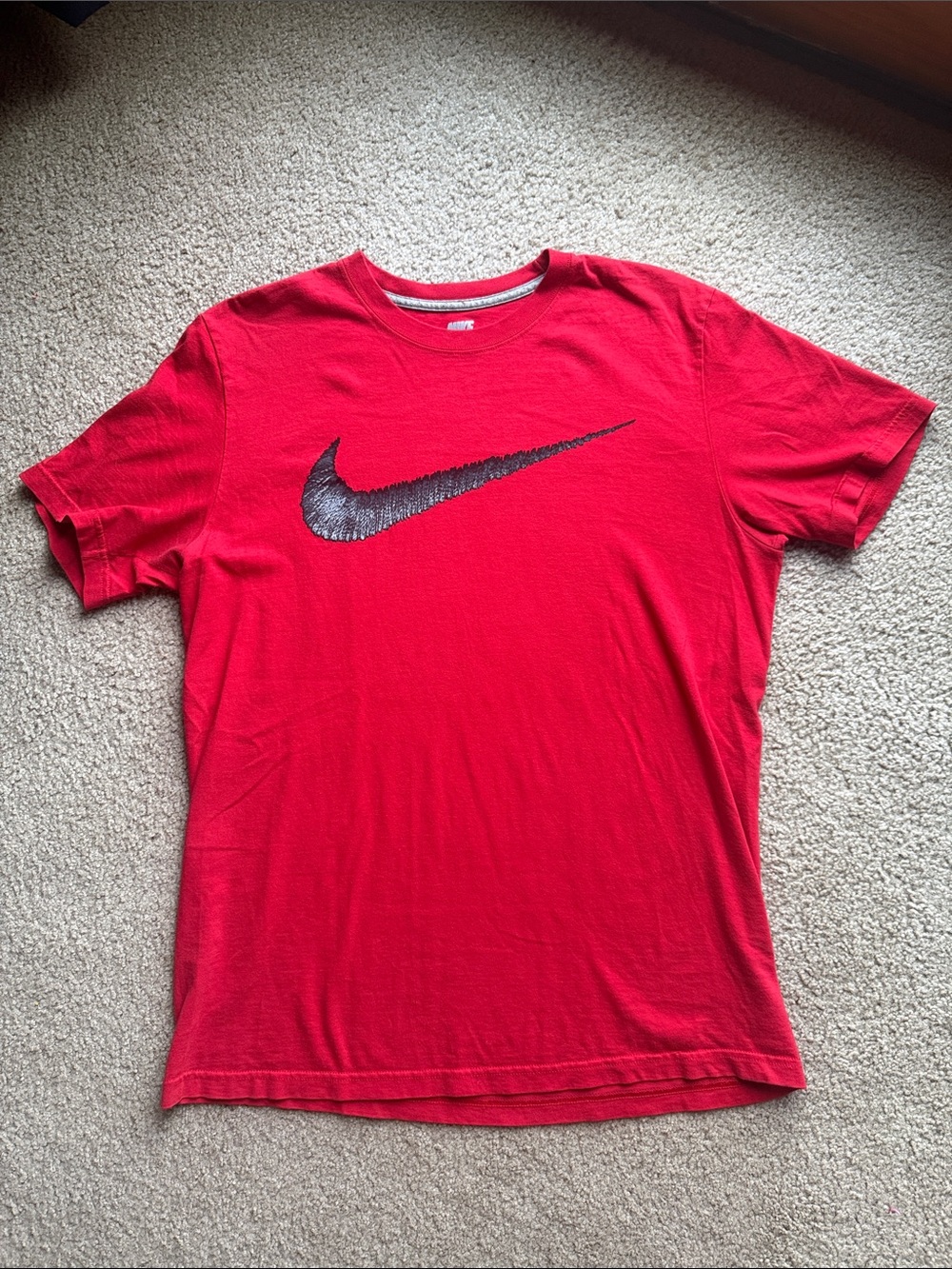 Men’s Nike Red Short-Sleeve T-Shirt with Black Swoosh Size Large